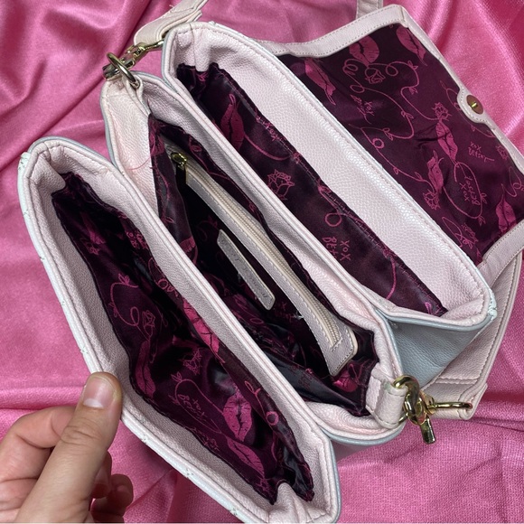 💖Betsey Johnson Floral Crossbody💖 - Picture 3 of 4